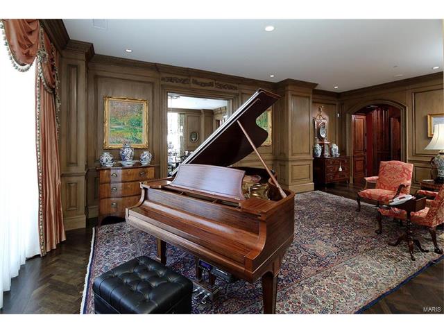 150 Carondelet Plaza, Clayton, MO 63105