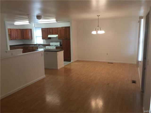 2930 Thomas, St Louis, MO 63106