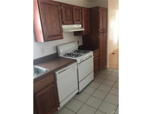2930 Thomas, St Louis, MO 63106