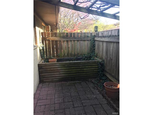4489 Laclede Avenue, St Louis, MO 63108