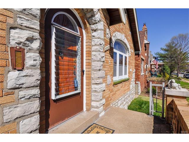 5737 Devonshire Avenue, St Louis, MO 63109