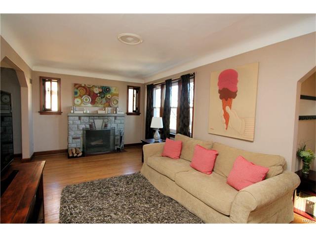 5708 Mardel Avenue, St Louis, MO 63109
