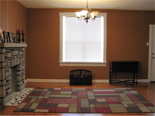 4929 Nagel Avenue, St Louis, MO 63109
