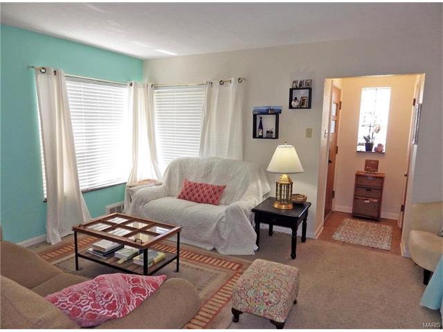 6934 Hampton Avenue, St Louis, MO 63109