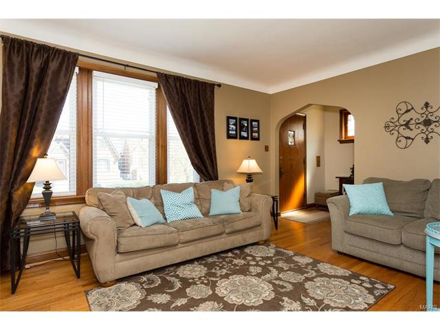 5450 Tholozan Avenue, St Louis, MO 63109
