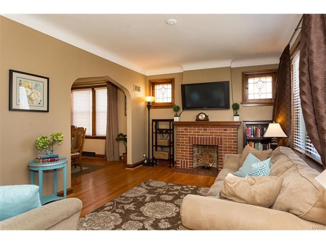 5450 Tholozan Avenue, St Louis, MO 63109