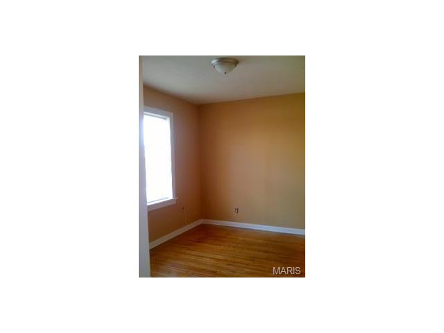 5042 Tholozan Avenue, St Louis, MO 63109