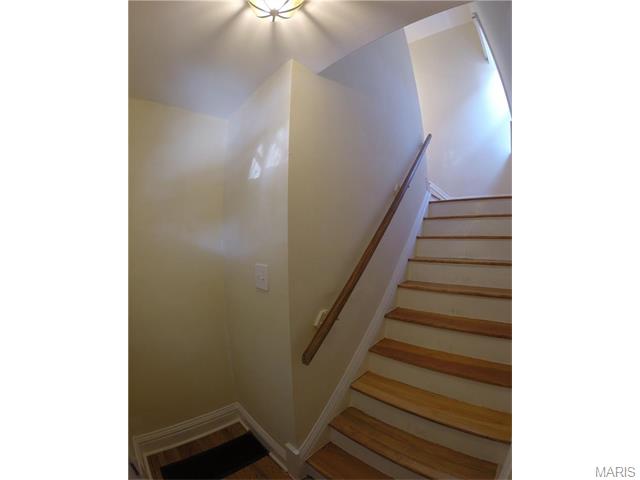 5451 Rosa Avenue, St Louis, MO 63109