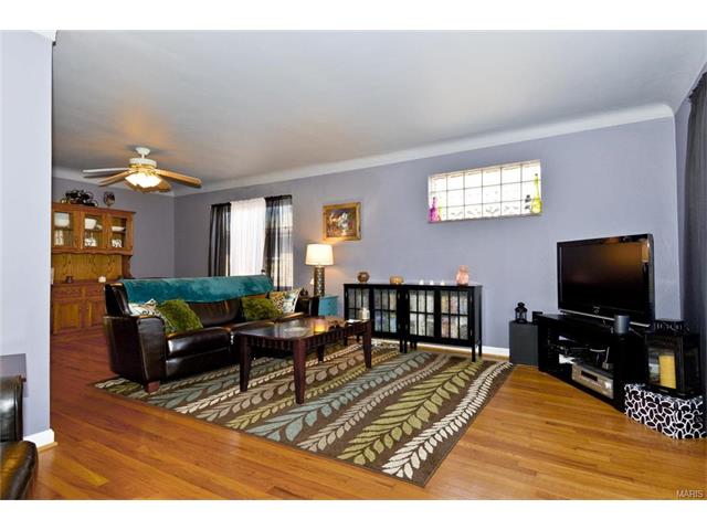 5468 Mardel Avenue, St Louis, MO 63109