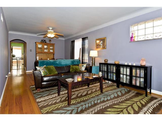5468 Mardel Avenue, St Louis, MO 63109