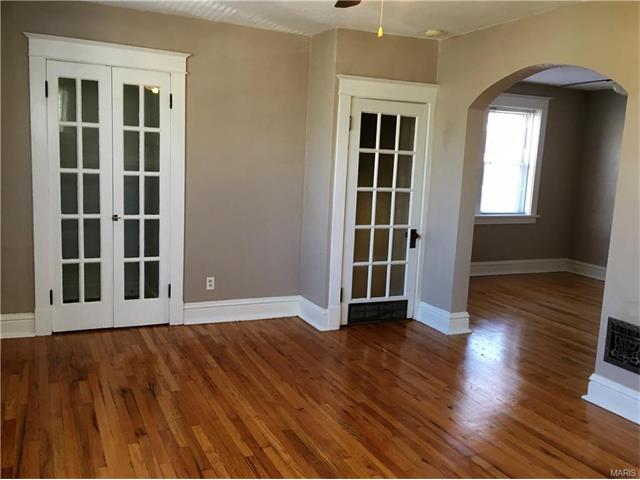 5206 Robert Avenue, St Louis, MO 63109