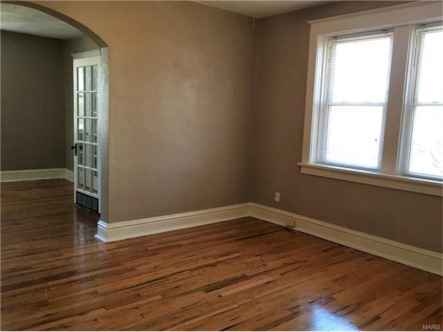 5206 Robert Avenue, St Louis, MO 63109
