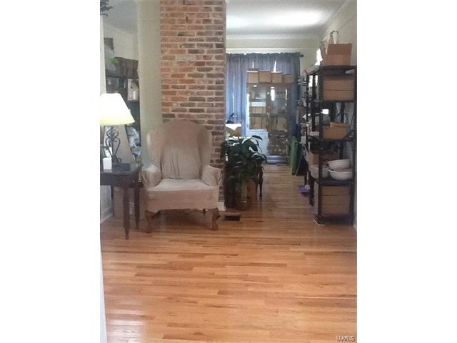 1923 Edwards Street, St Louis, MO 63110