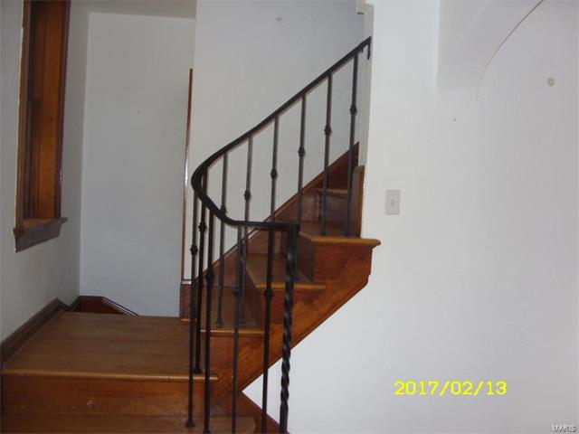 5613 South Broadway, St Louis, MO 63111
