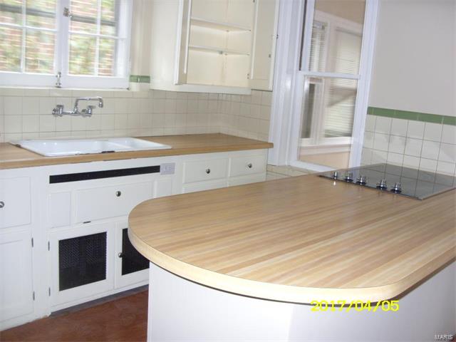 5613 South Broadway, St Louis, MO 63111