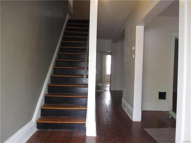 4242 Oregon Avenue, St Louis, MO 63111