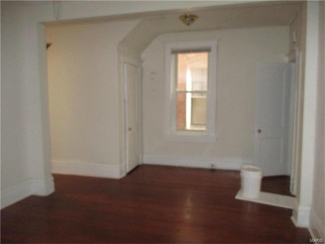 4242 Oregon Avenue, St Louis, MO 63111
