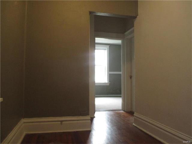 4242 Oregon Avenue, St Louis, MO 63111