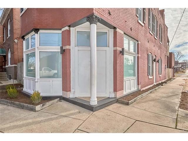 5432 Virginia Avenue, St Louis, MO 63111