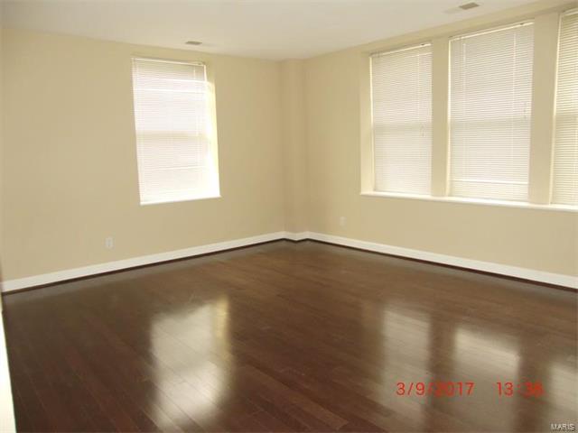 5330 Pershing Avenue, St Louis, MO 63112