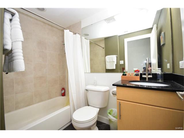 5696 Kingsbury Avenue, St Louis, MO 63112