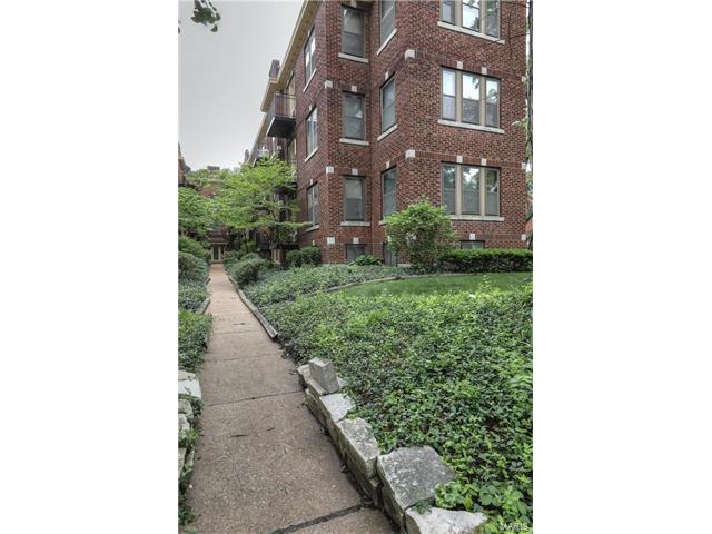 5582 Waterman, St Louis, MO 63112