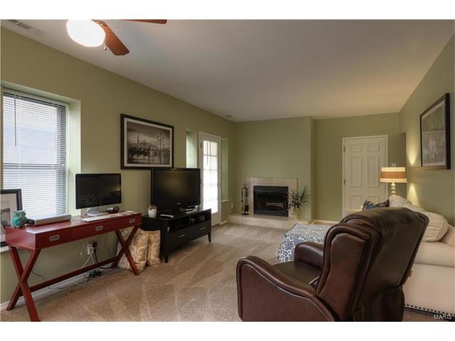 5582 Waterman, St Louis, MO 63112