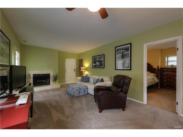 5582 Waterman, St Louis, MO 63112