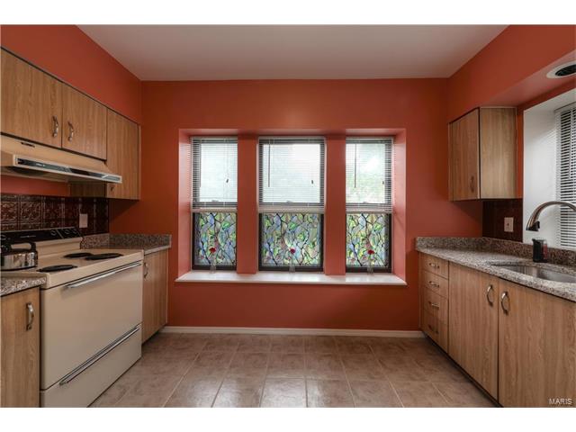 5582 Waterman, St Louis, MO 63112