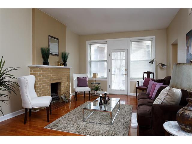 5553 Waterman, St Louis, MO 63112