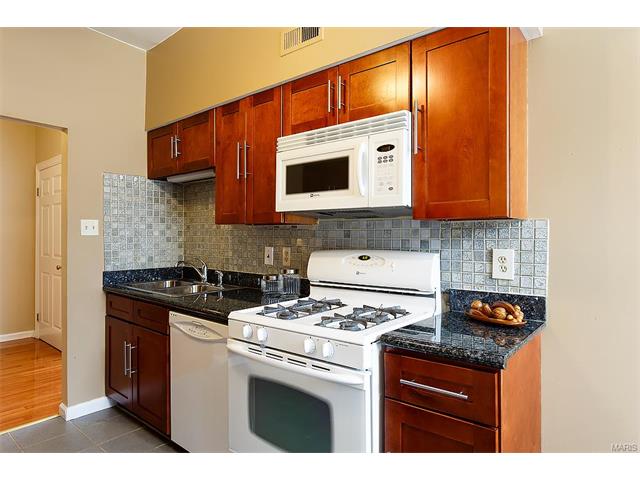 5553 Waterman, St Louis, MO 63112