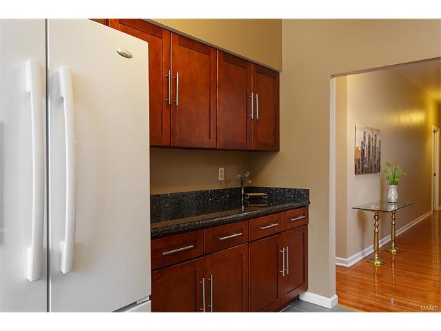5553 Waterman, St Louis, MO 63112