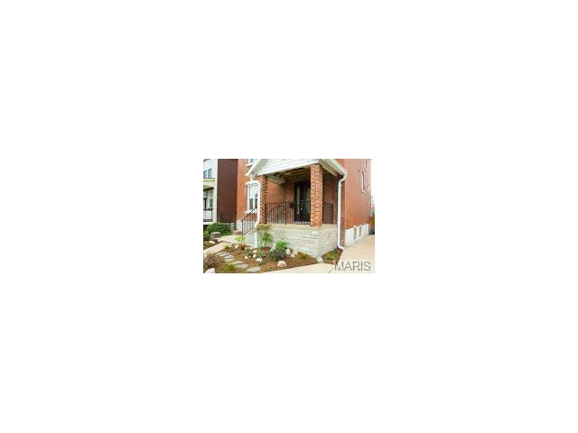 5718 Maple Avenue, St Louis, MO 63112