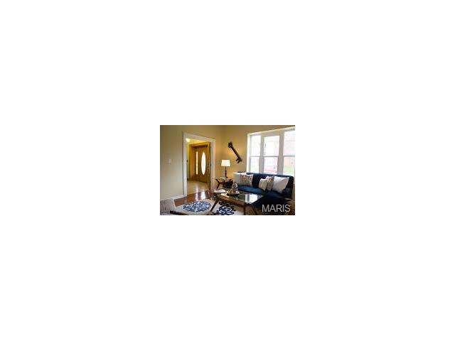 5718 Maple Avenue, St Louis, MO 63112