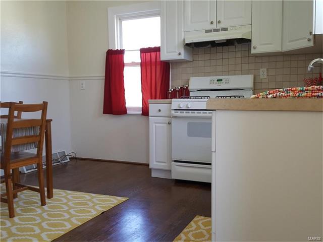9421 Echo, St Louis, MO 63114