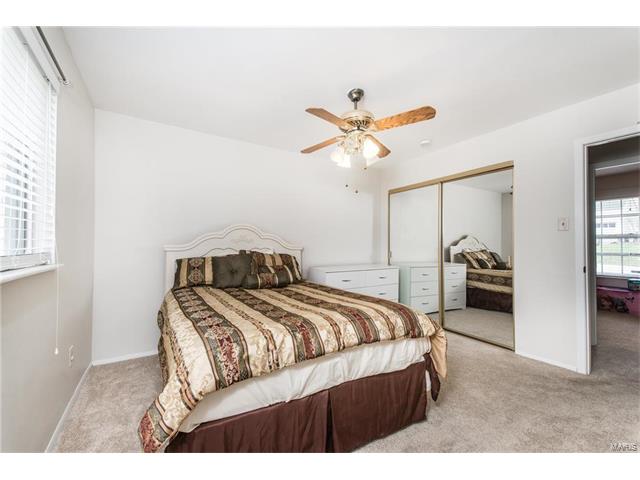 9111 North Avenue, St Louis, MO 63114