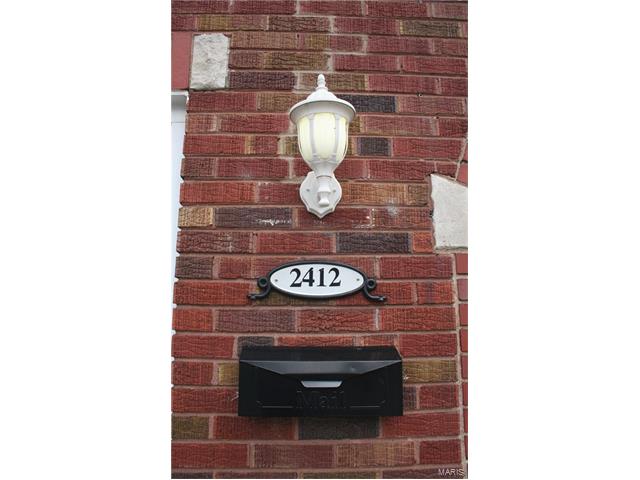 2412 Hartland Avenue, St Louis, MO 63114