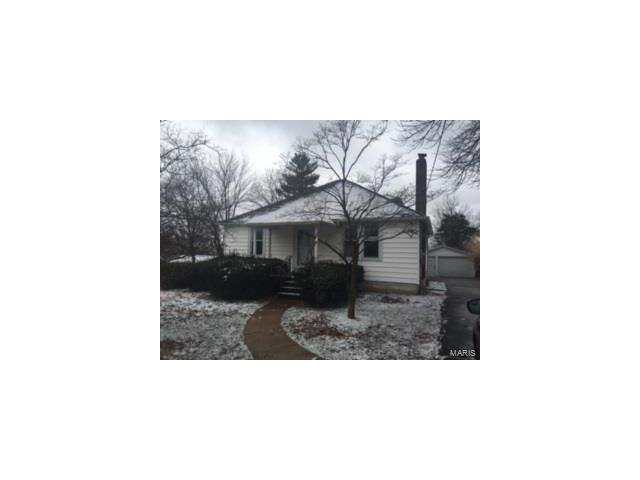 10574 Oak Avenue, St Louis, MO 63114