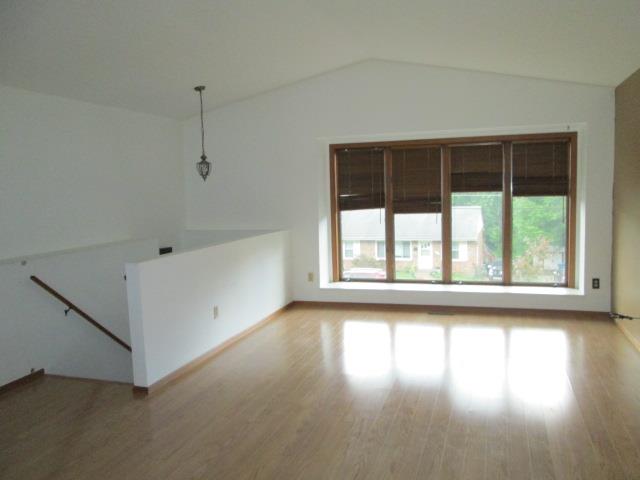 8637 Ardelia AveSaint Louis, MO, 63114Saint Louis County