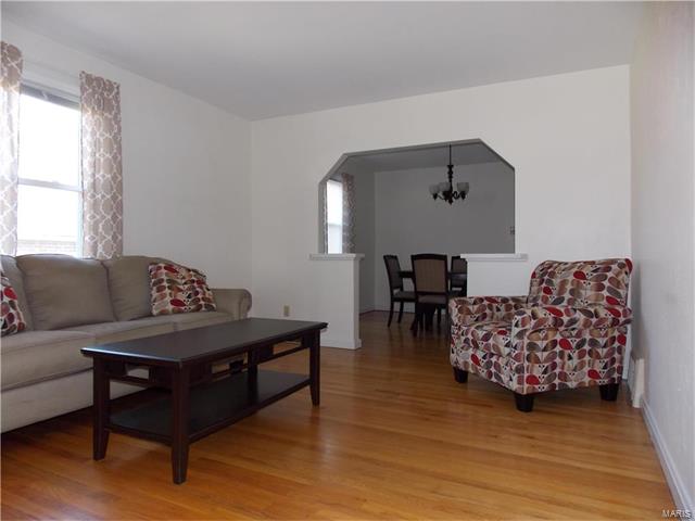 9116 Palmer Avenue, St Louis, MO 63114