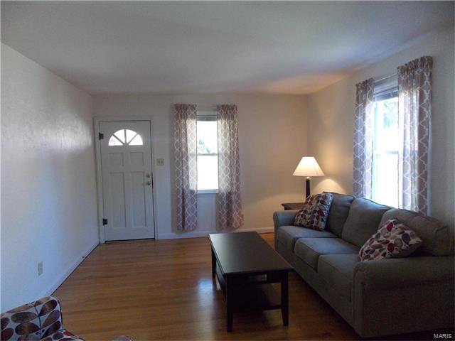 9116 Palmer Avenue, St Louis, MO 63114