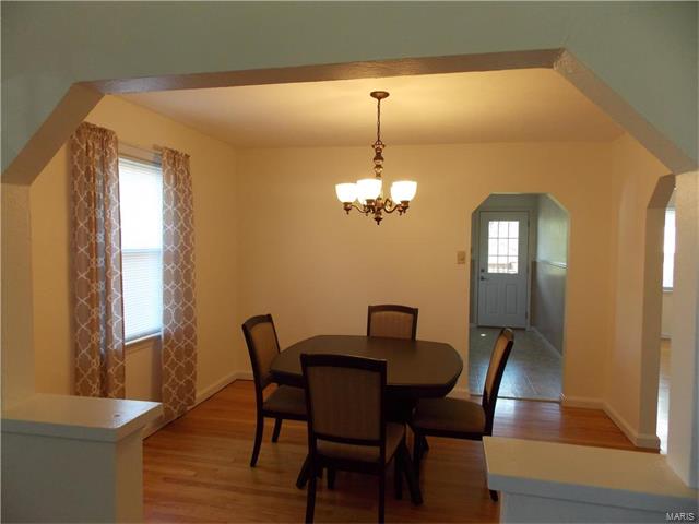 9116 Palmer Avenue, St Louis, MO 63114