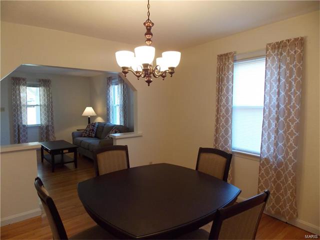9116 Palmer Avenue, St Louis, MO 63114