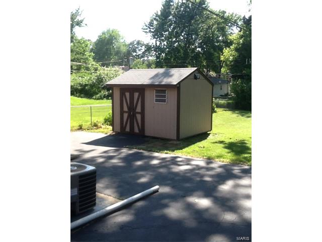2435 Walton Road, St Louis, MO 63114
