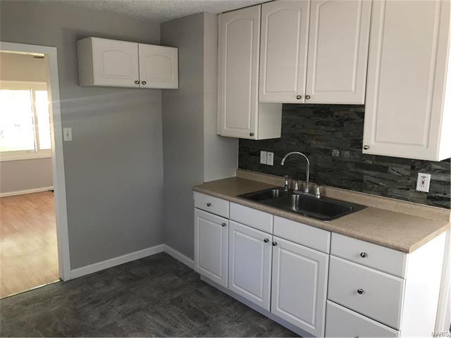 9520 Ridge Avenue, St Louis, MO 63114