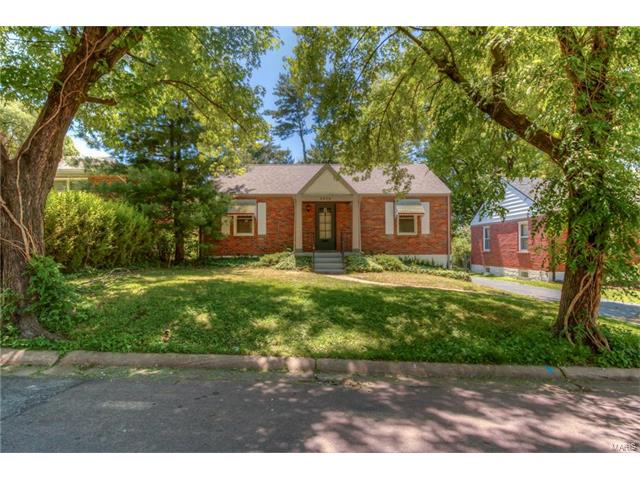 8928 Saint Louis Avenue, St Louis, MO 63114