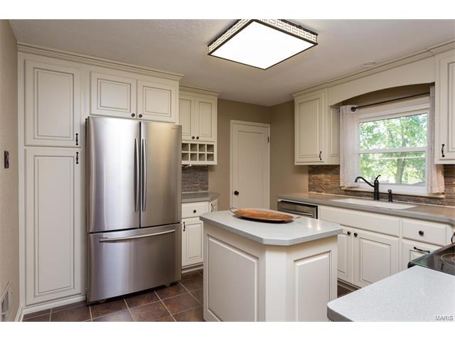 9516 Miriam Avenue, St Louis, MO 63114