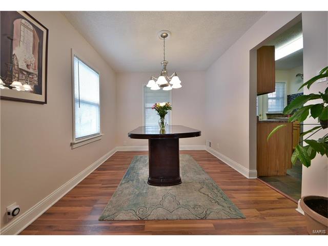 1929 Northfield Drive, St Louis, MO 63114
