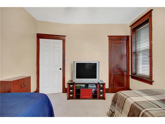 5426 Dresden Avenue, St Louis, MO 63116