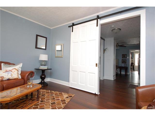 3742 Blow, St Louis, MO 63116